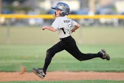 6 beneficios del deporte para el desarrollo físico y emocional en adolescentes